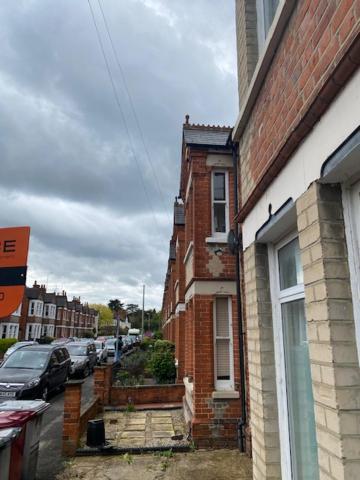 Berks Luxury Serviced Apartments,5 Bedrooms, 5 Double Beds, 2 Bathrooms, Free Super Fast Wifi & Parking Earley Esterno foto