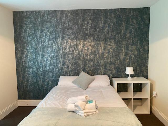 Berks Luxury Serviced Apartments,5 Bedrooms, 5 Double Beds, 2 Bathrooms, Free Super Fast Wifi & Parking Earley Esterno foto