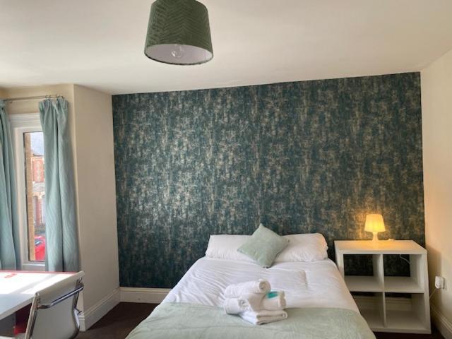 Berks Luxury Serviced Apartments,5 Bedrooms, 5 Double Beds, 2 Bathrooms, Free Super Fast Wifi & Parking Earley Esterno foto