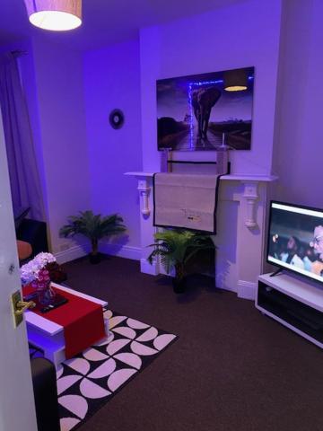 Berks Luxury Serviced Apartments,5 Bedrooms, 5 Double Beds, 2 Bathrooms, Free Super Fast Wifi & Parking Earley Esterno foto